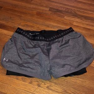 Under Armour 2 in 1 Shorties Size M